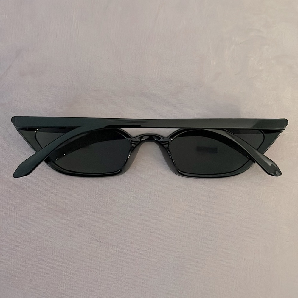 Black Slim Cat Eye Sunglasses - Picture 2 of 2